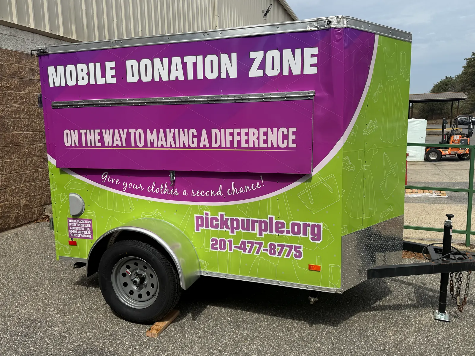 PICK PURPLE full wrap — street side, three-quarter